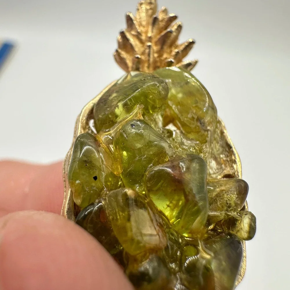VTG MCM Pineapple Brooch‎ Gold Tone Green Peridot Chip Stone Tropical Fruit Pin